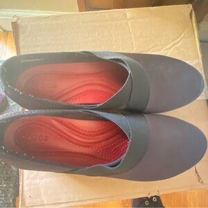 CROCS Women's Black and Red Flats